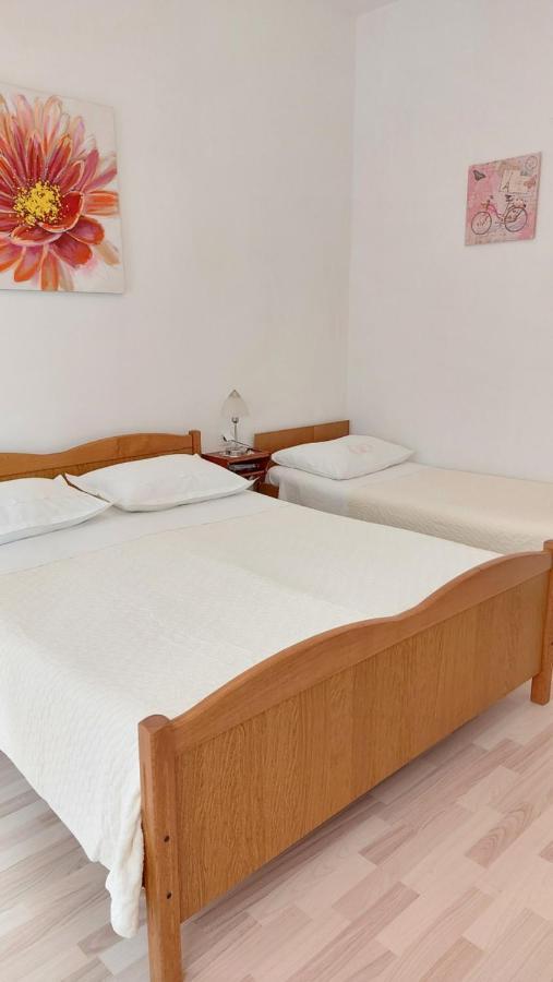 Apartment Jerolima Dugi Rat Buitenkant foto