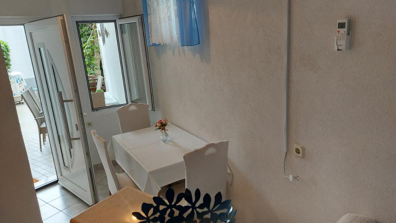 Apartment Jerolima Dugi Rat Buitenkant foto